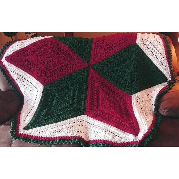 Christmas Geometric Flower Crocheted Forest Green Cranberry White Throw/Blanket - Picture 1 of 7